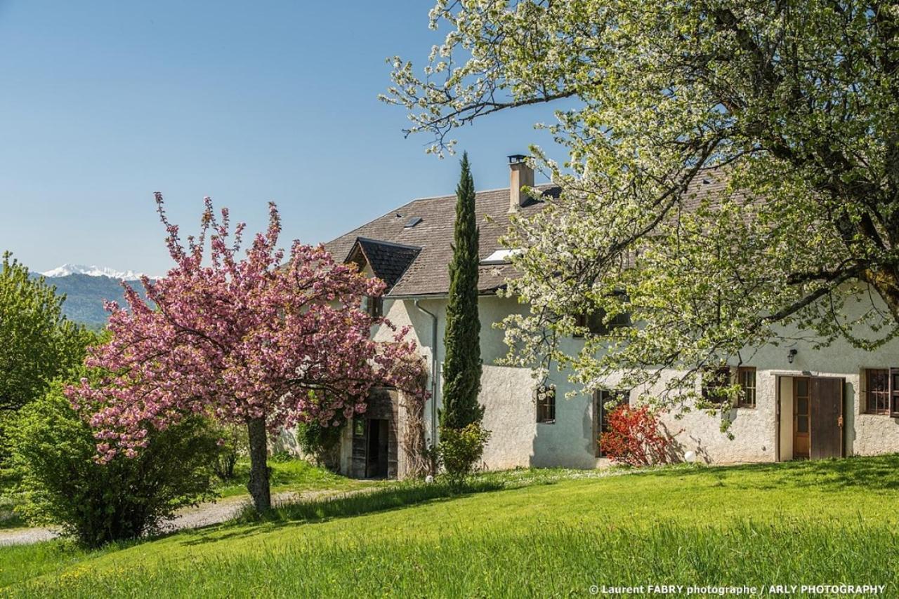 Gite Du Porche Saint-Jean-de-la-Porte Esterno foto